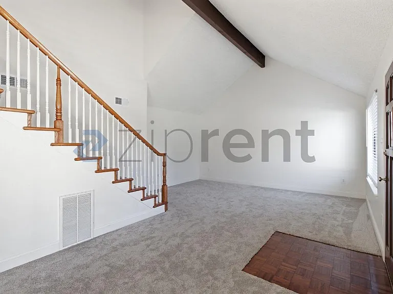 1696 London Cir — Photo 5