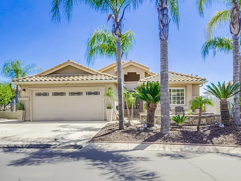 2703 Lobelia Rd — Photo 5