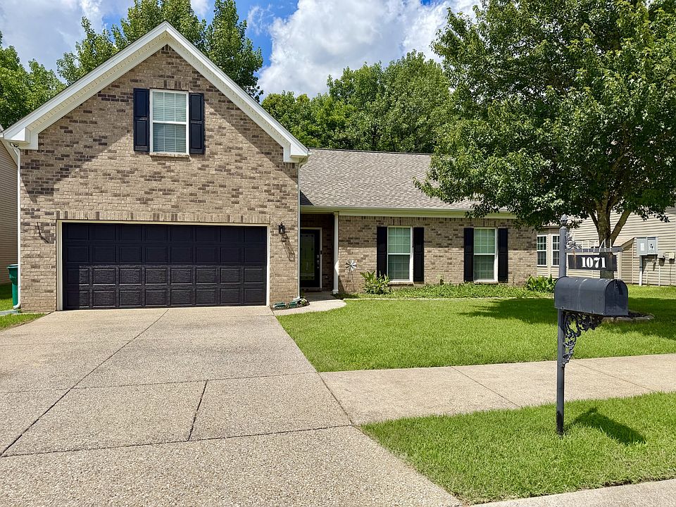 1st image of 1071 Countess Ln