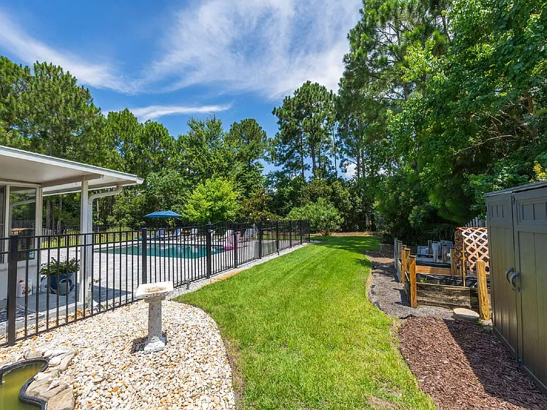 130 W Shipwreck Rd — Photo 39