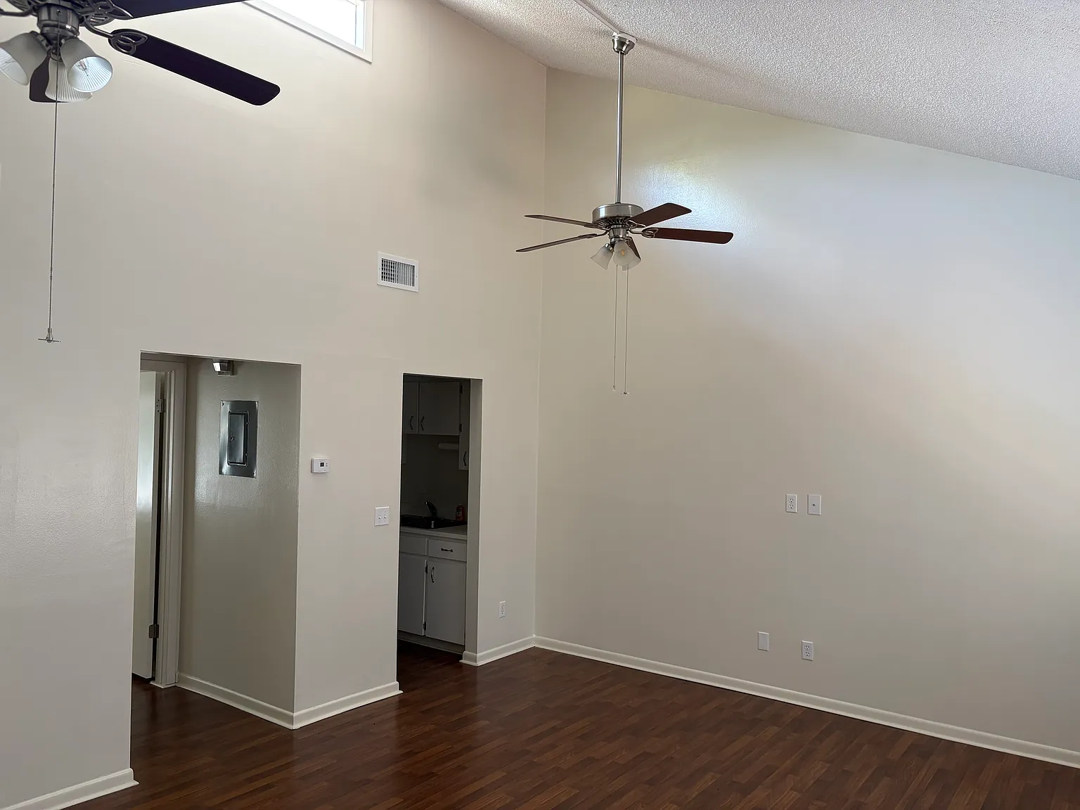 1 bed, 551 sqft, $1,100 — Photo 3