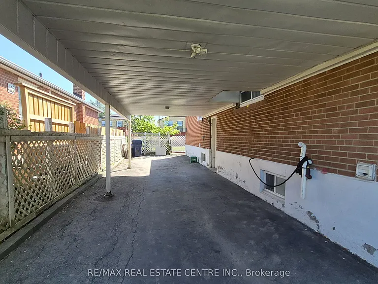 71 Gunton Dr #UPPER — Photo 5
