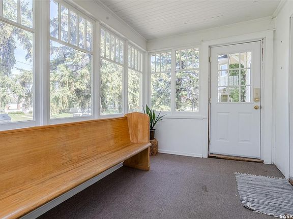 4th image of 618 3rd STREET E
