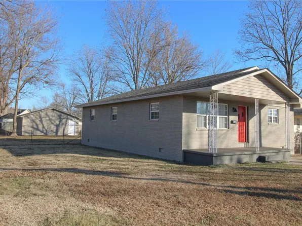 1023 W Henry St, Poplar Bluff, MO 63901