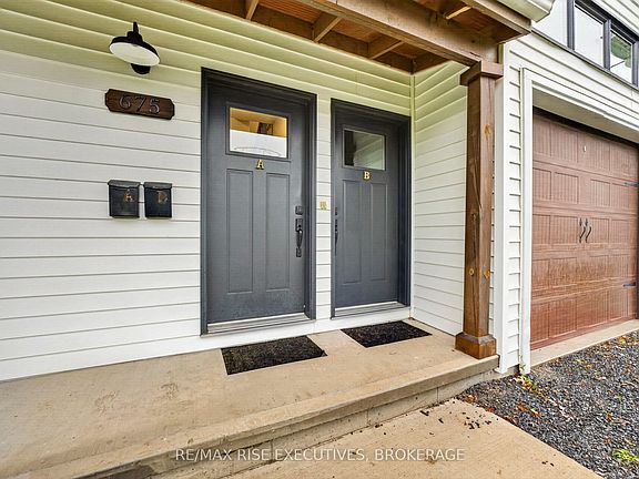 3rd image of 675 Collins Bay Rd