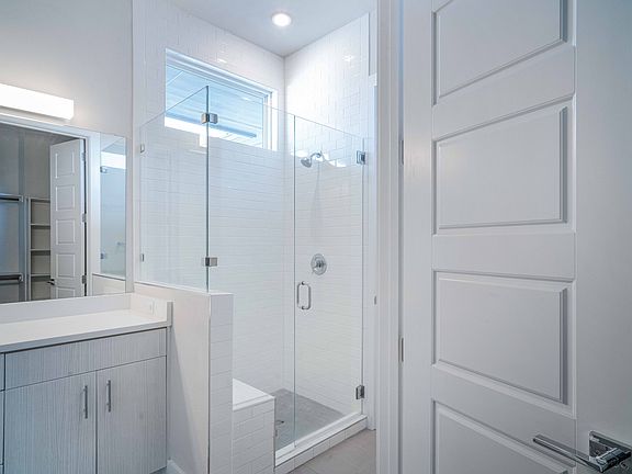 5th image of 1306 West Ave Unit 303