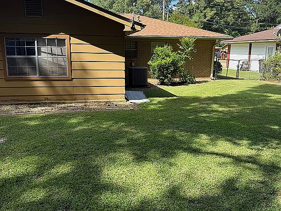 4th image of 102 Brookfield Dr