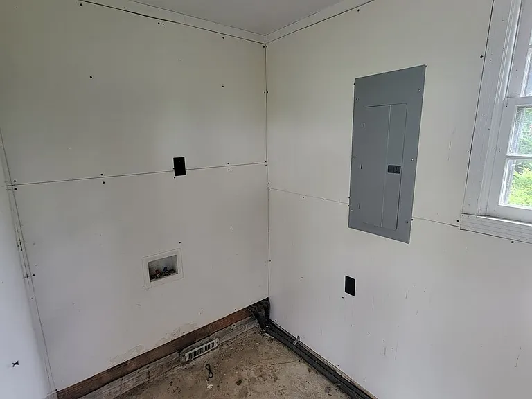 1508 Holladay Rd — Photo 13