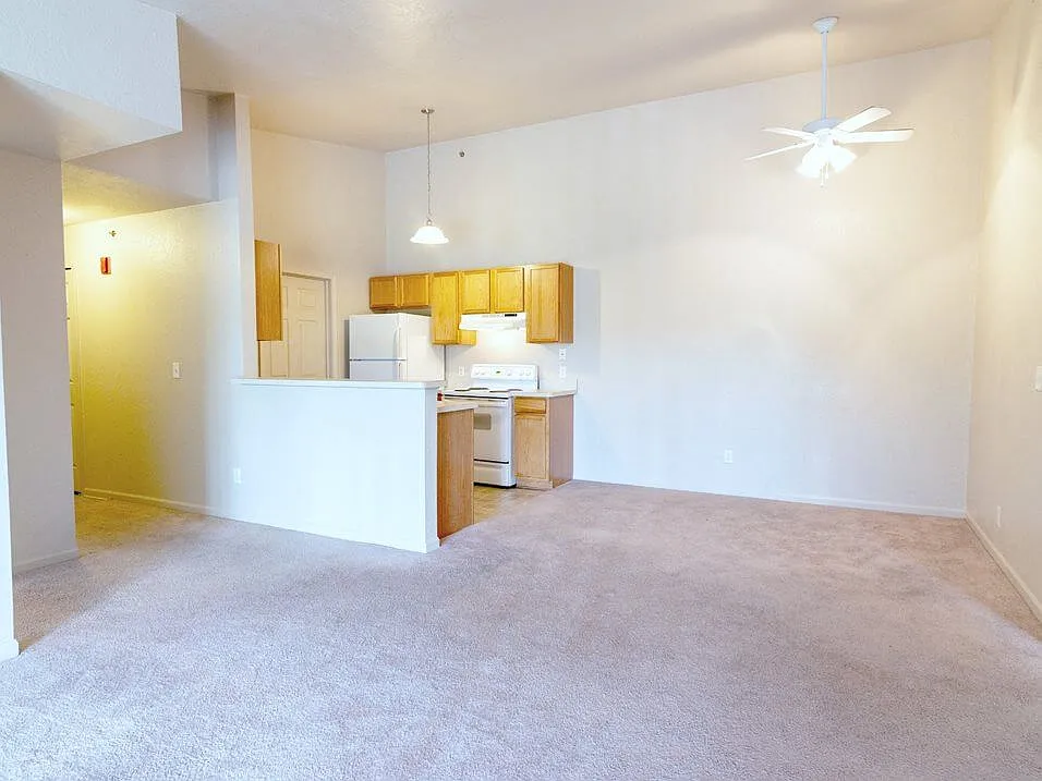 Chelsea Park Apartments — Photo 3