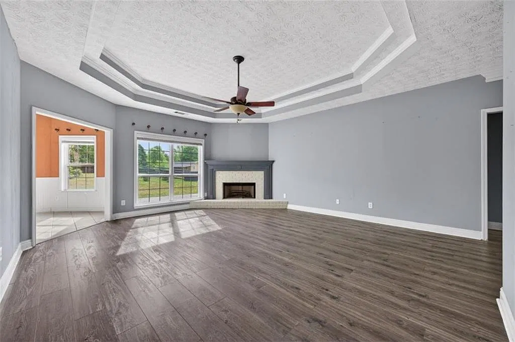 4 bed, 3.0 bath, 2276 sqft, $2,950 — Photo 4