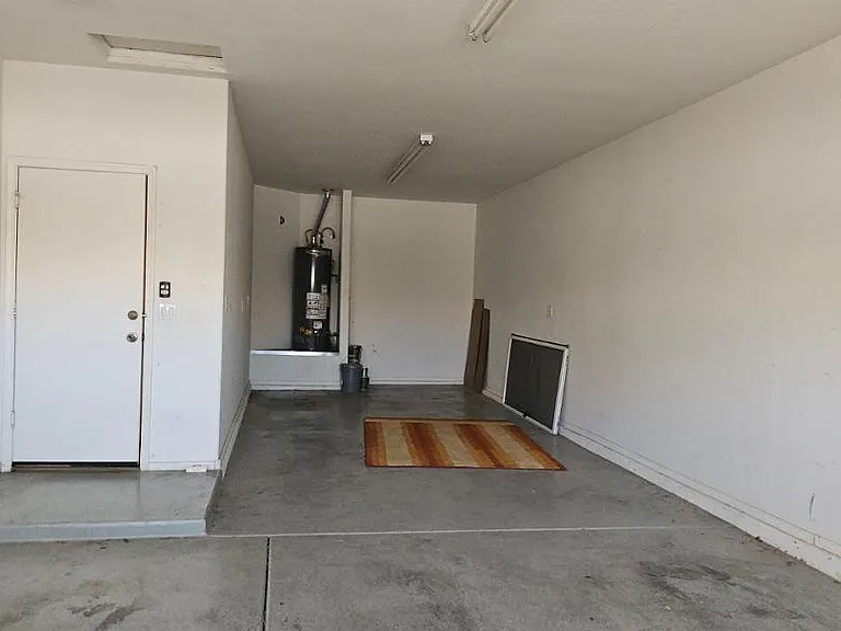 18515 W Caribbean Ln — Photo 27