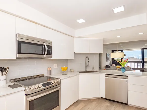 2400 Presidential Way #801, West Palm Beach, FL 33401