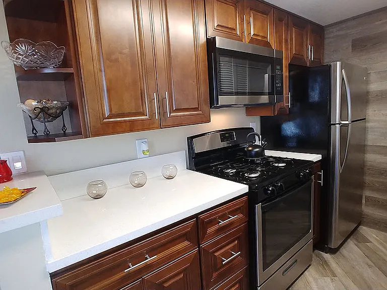 Five Star Suites — Photo 146