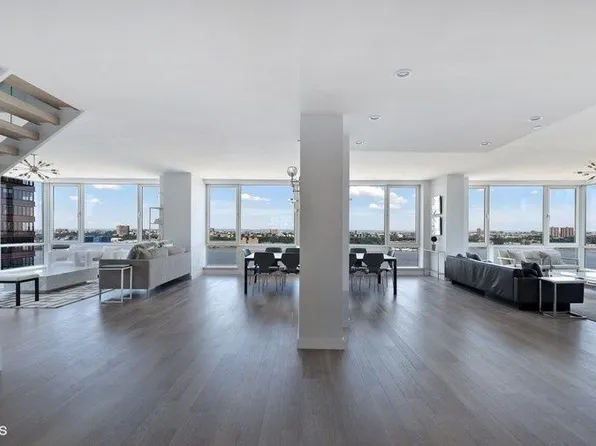 635 West 42nd Street 27A image 1 of 33