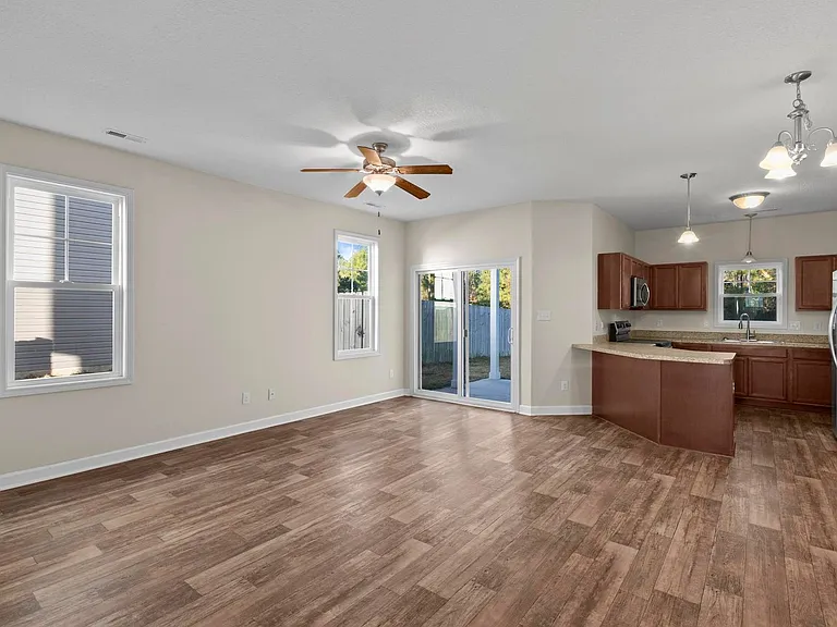 389 Frisco Way — Photo 6