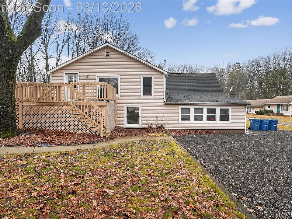 1st image of 9061 N McKinley Rd