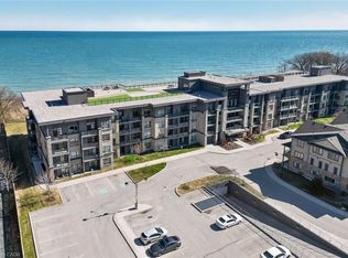 35 Southshore Cres #327, Hamilton, ON L8E 0J2