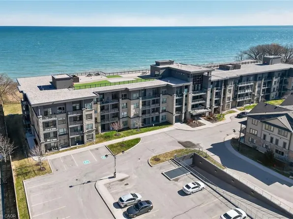 35 Southshore Cres #327, Hamilton, ON L8E 0J2