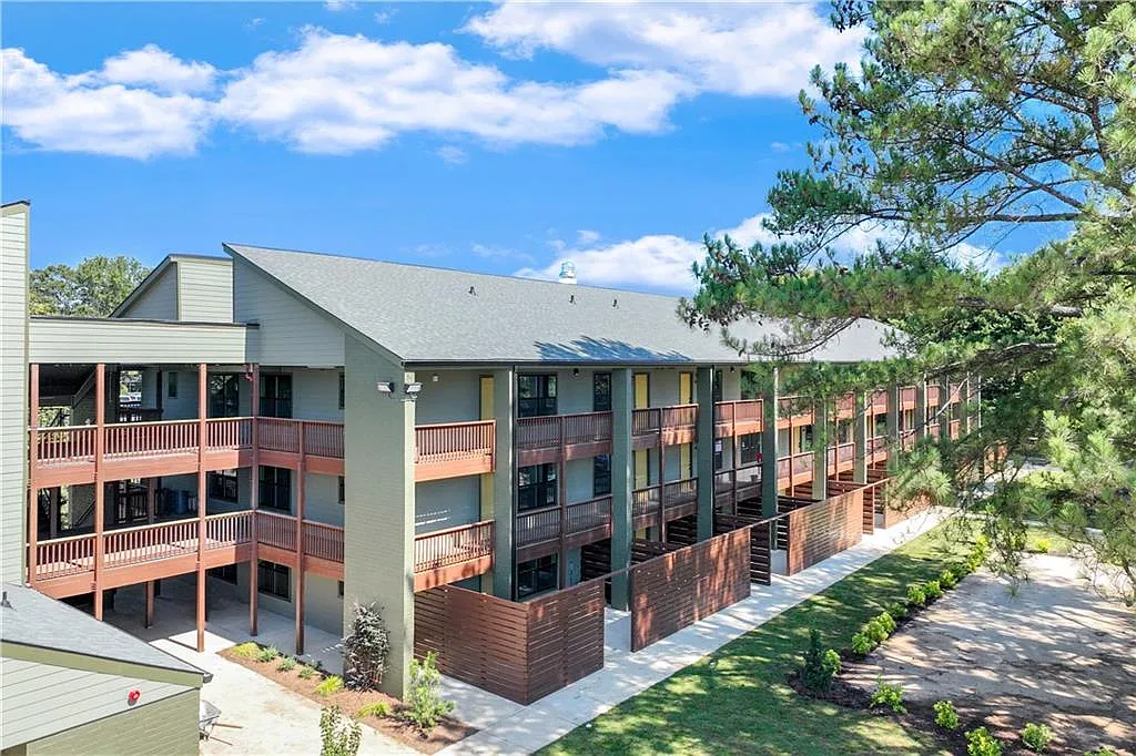 1 bed, 1.0 bath, 636 sqft, $1,250 — Photo 1
