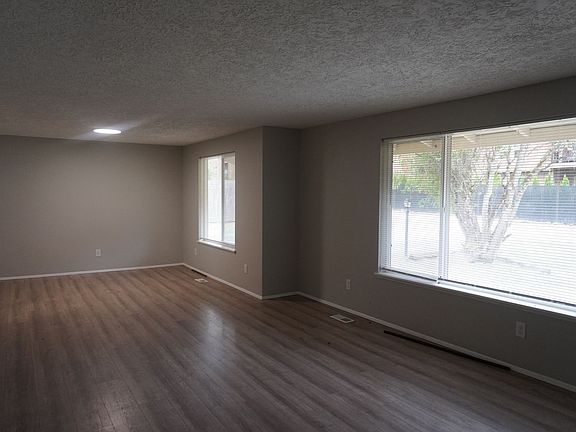 2nd image of 2238 NE 179th St