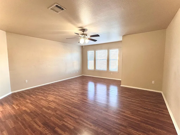 3515 Sandy Brook Dr — Photo 8