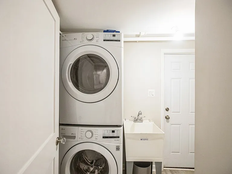 1427 Kearny St NE — Photo 34