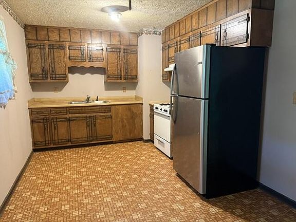 4th image of 104 Crestview Dr