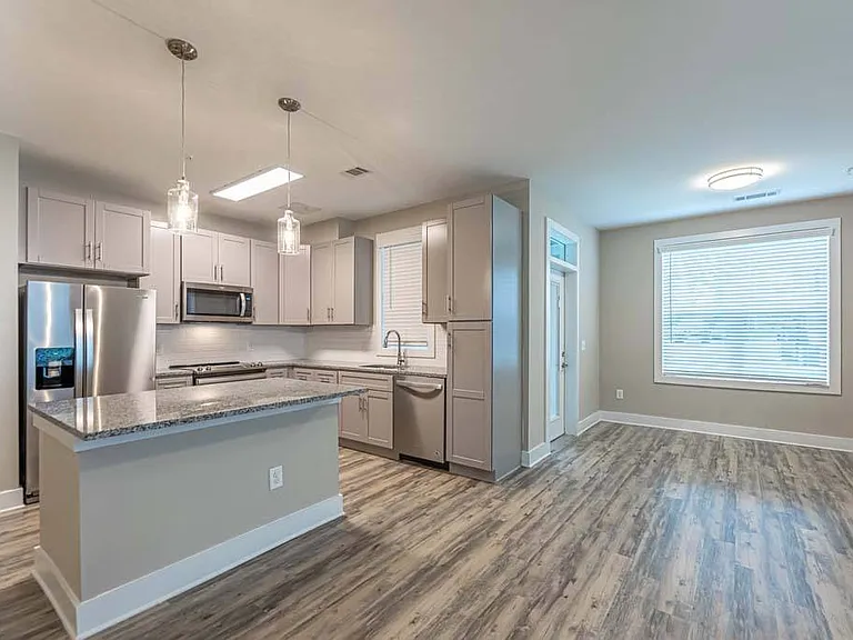 Foxwood Apartments — Photo 115