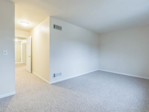 3rd image of 313 Creekside Dr APT C