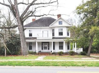 607 Hawkins Ave, Sanford, NC 27330