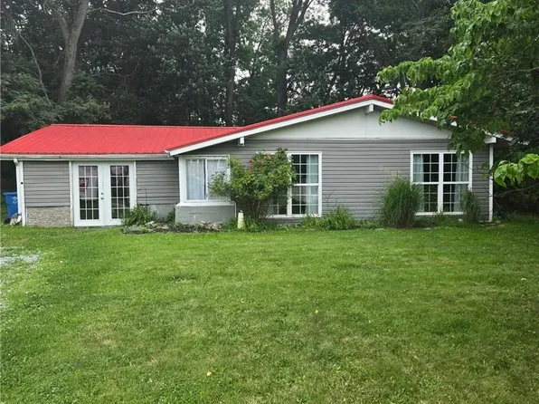 583 Cedardale Dr, Irwin, PA 15642