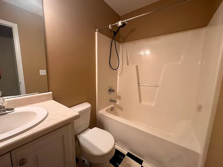 547 Lockwood Dr — Photo 9