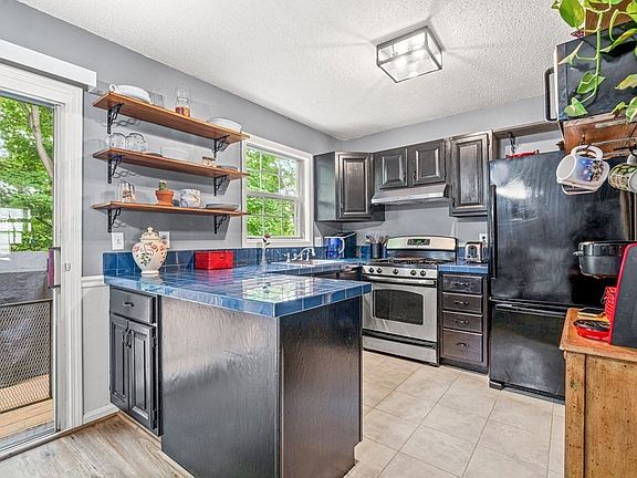 4th image of 68 Kathy Dr #46