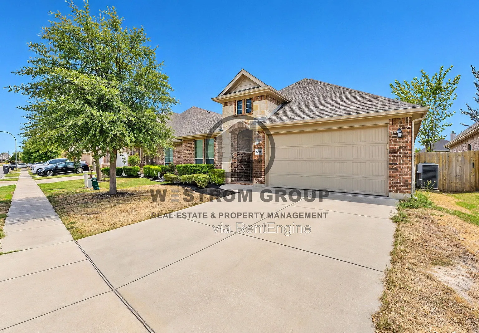 4 bed, 2.0 bath, 2170 sqft, $2,245 — Photo 2