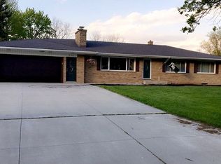 407 Meadowview Dr, Saint Johns, MI