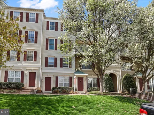 21877 Elkins Ter, Sterling, VA 20166