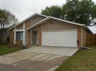 1206 Brook Hill Ln, Arlington, TX 76014