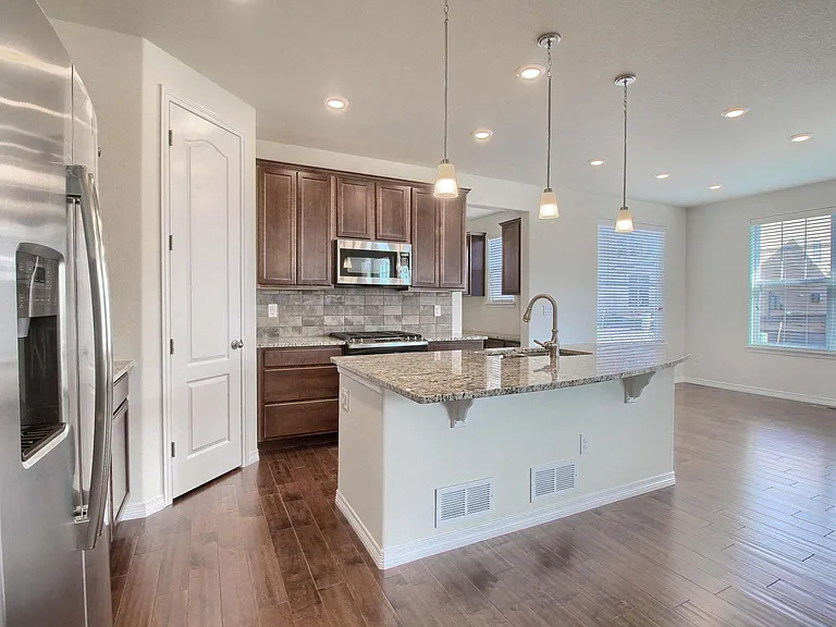 14776 Oslo Ave — Photo 8