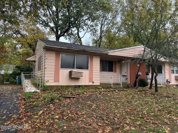 11 Hawaii Way #B, Whiting, NJ 08759