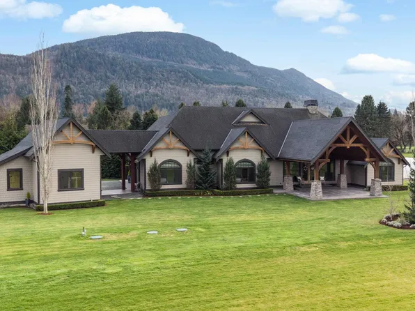 5523 Lickman Rd, Chilliwack, BC V2R 4B5