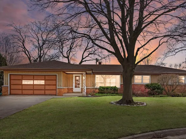 325 West Nicolet COURT, Glendale, WI 53217