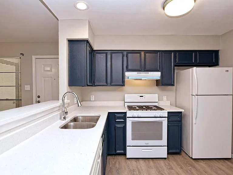 2408 Berkett Dr #B — Photo 4