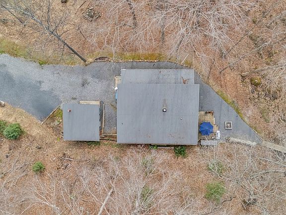 5th image of 708 Bluestone River Rd