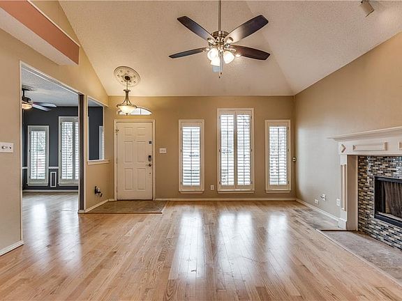 5th image of 2251 Dallas Dr