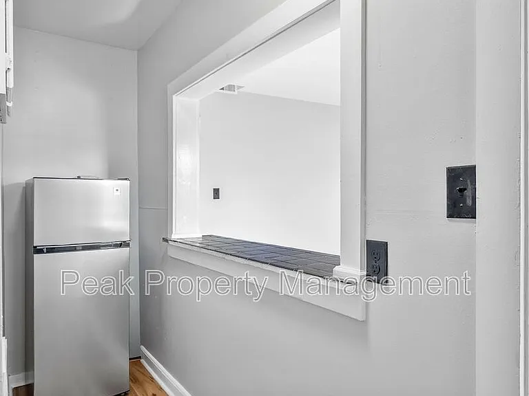 2901 Ellwood Ave #2 — Photo 21