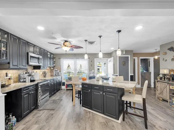 2087 59th St N, Clearwater, FL 33760