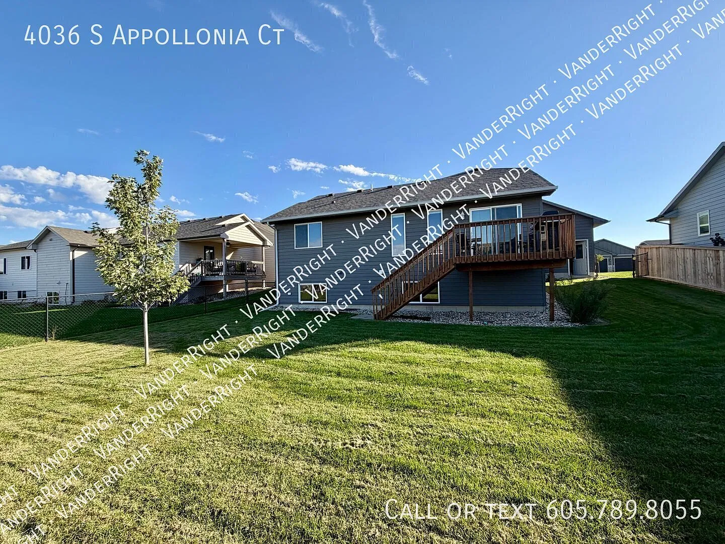 4 Bedroom 3 Bathroom 3 Stall Garage With Fenced Yard! — Photo 3