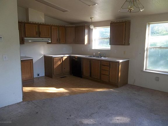 3rd image of 35 Hill View Dr
