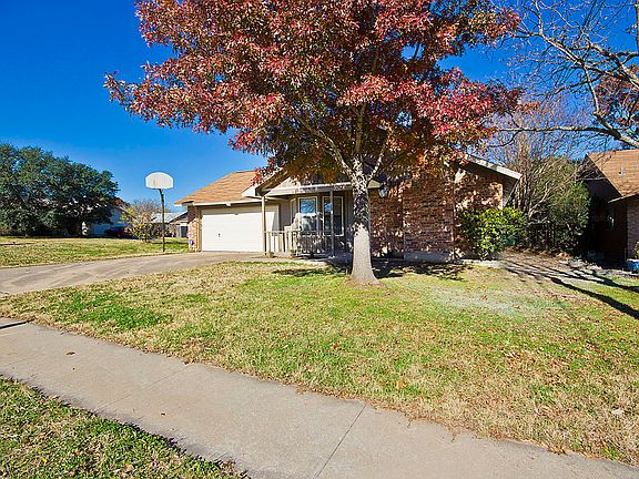 5th image of 904 Norwell Ln