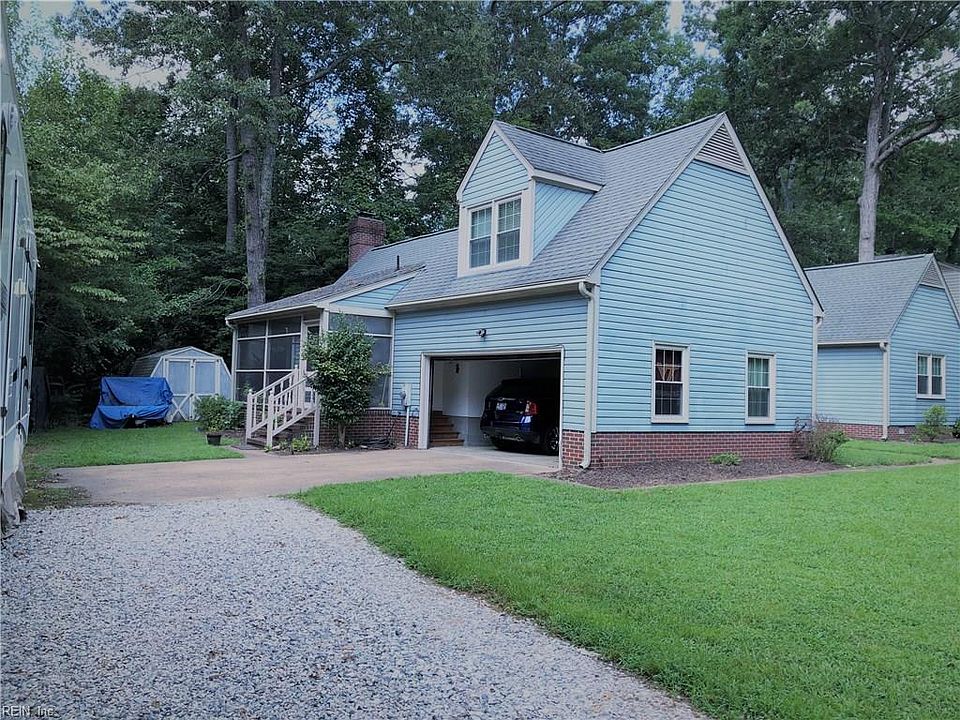 2nd image of 106 W Woodland Rd